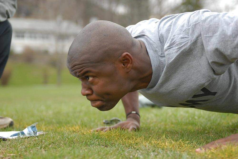 military push ups vs standard push ups